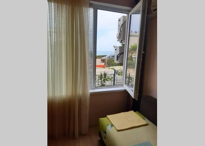 Apartment самостоятелен на брега на морето Obzor